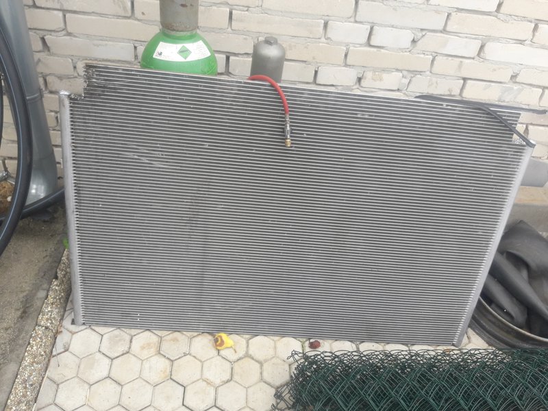 Svaření hliníkové chladiče klimatizace u automobilu