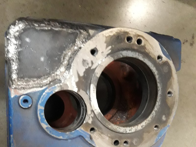 Svaření litinové skříně