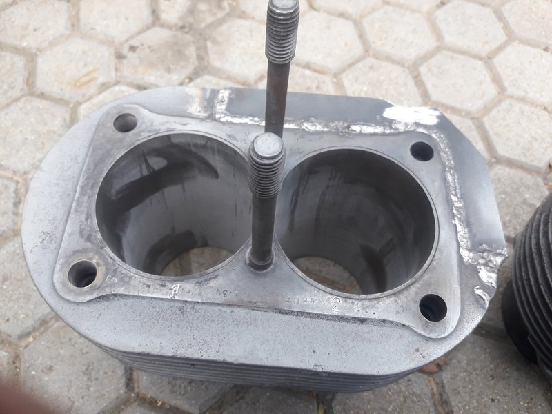 Svařování litinového válce u veterána