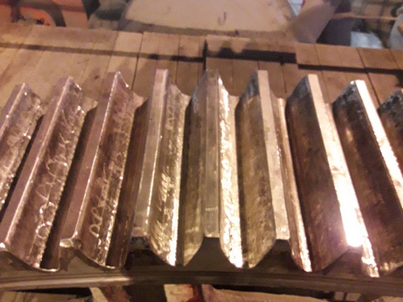 Svařování vylomeného zubu hnacího kola u kulového mlýnu - výsledná práce