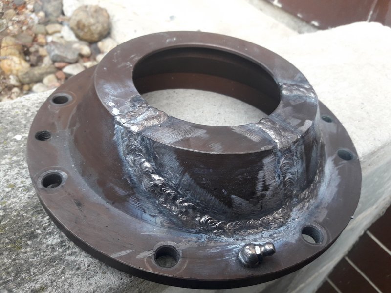 Prasklý litinový díl - po svaření