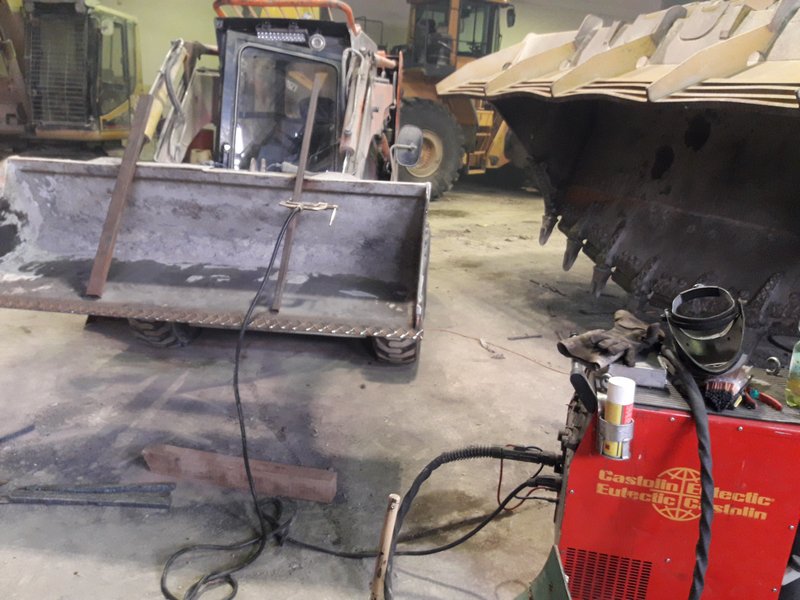 Výměna břitového profilu + návary