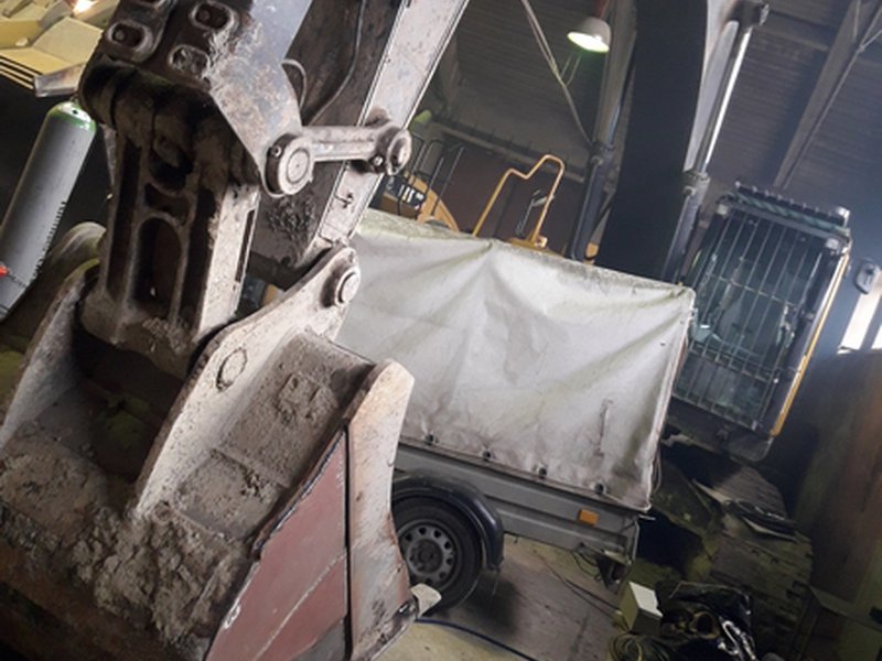 Výměna boku lopaty u podkopu