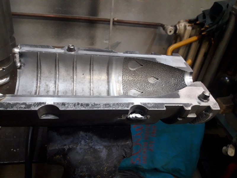 Vyvaření tvaru hliníkové formy na pet láhve