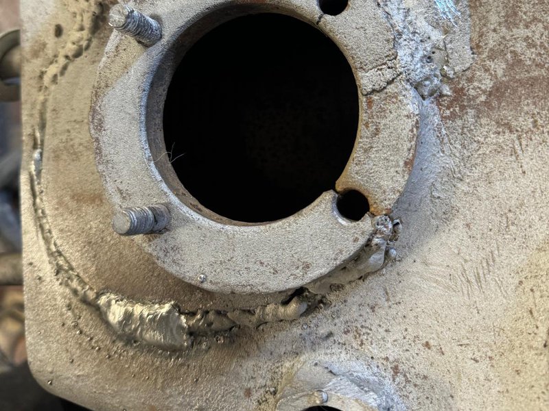 Detail motoru Zetor 15 po zásahu domácího kutila