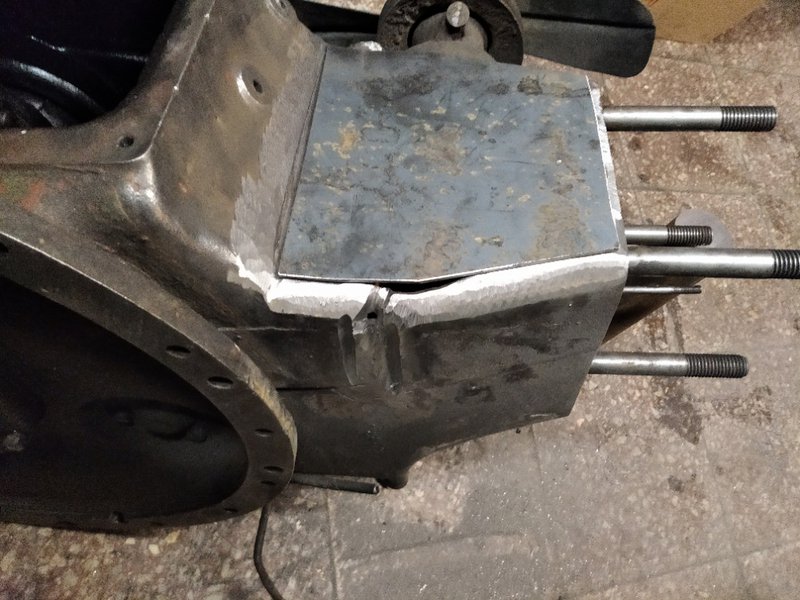 Motor traktoru John Deere rok výroby 1934 přeplátování díry v motoru