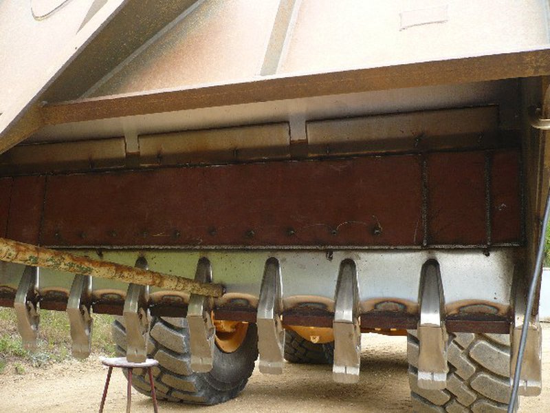 Opancéřování lopaty nakladače 1