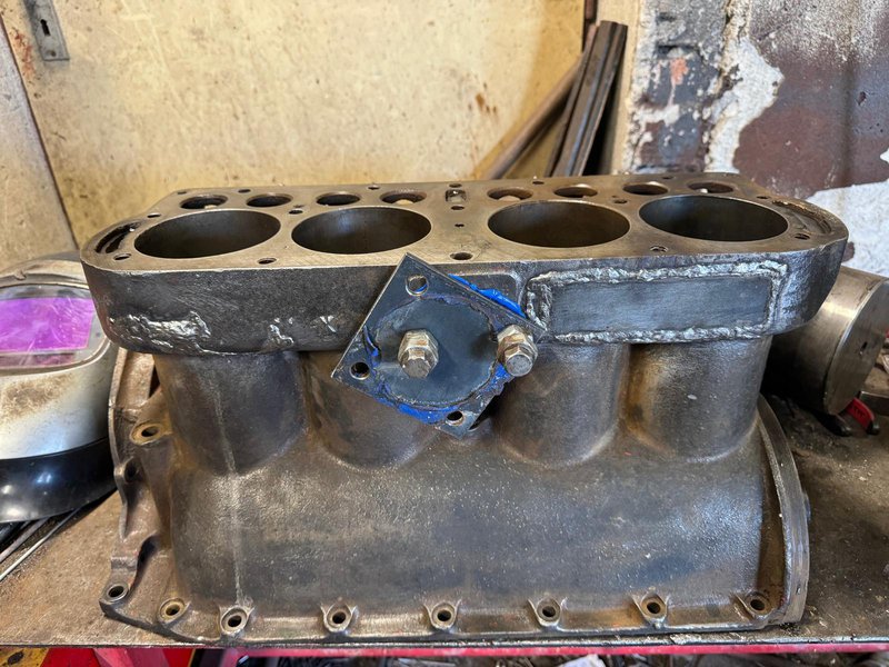 Oprava litinového bloku motoru 1928