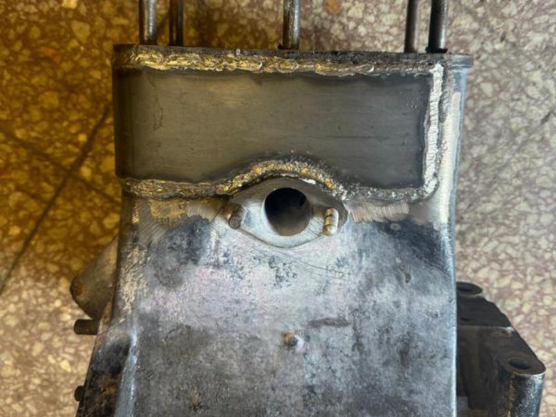 Oprava svařením litinového bloku motoru AERO po neodborném svařování kutila