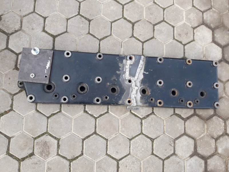 Oprava zlomené hlavy motoru amerického auta rok výroby 1929