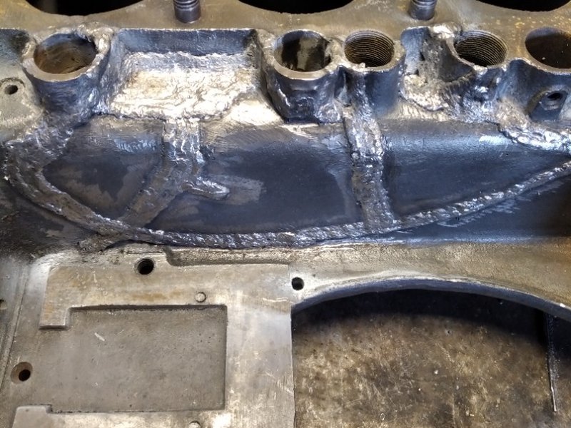 Finále opravy bloku motoru auta z roku 1908