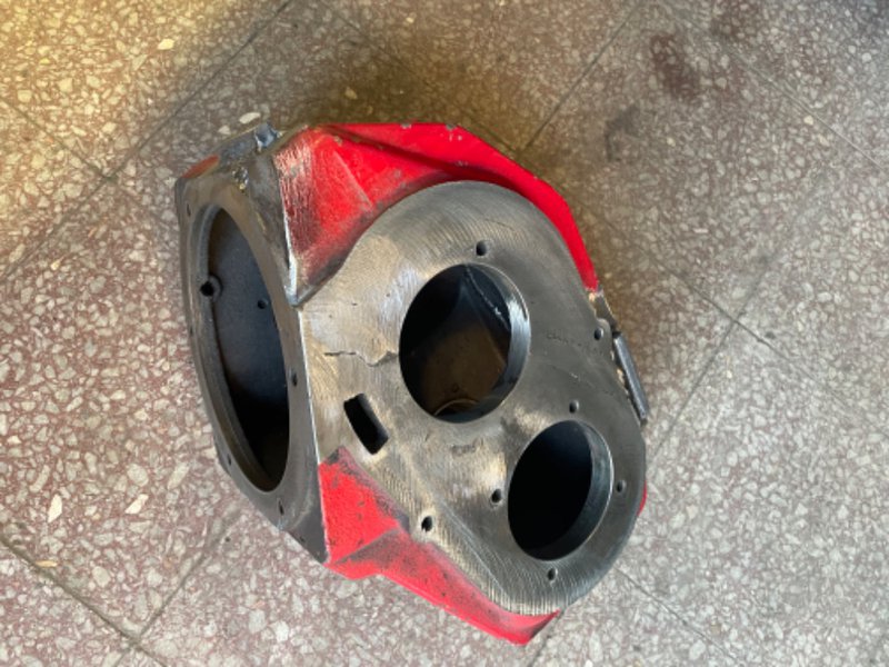 Opravený litinový díl převodovky rotačních bran