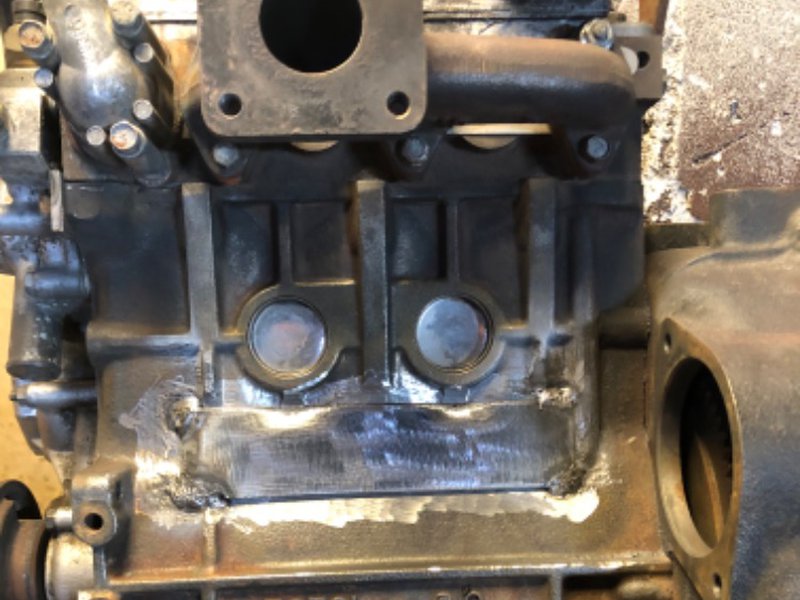 Postup opravy bloku motoru přeplátováním po zásahu neodborným svařováním