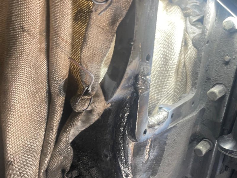 Svaření poškozeného litinového bloku motoru lokomotivy 2