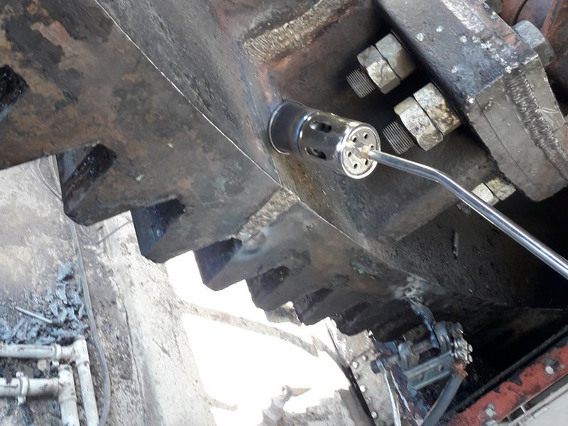 Svařování prasklého hnacího kola rotační pece