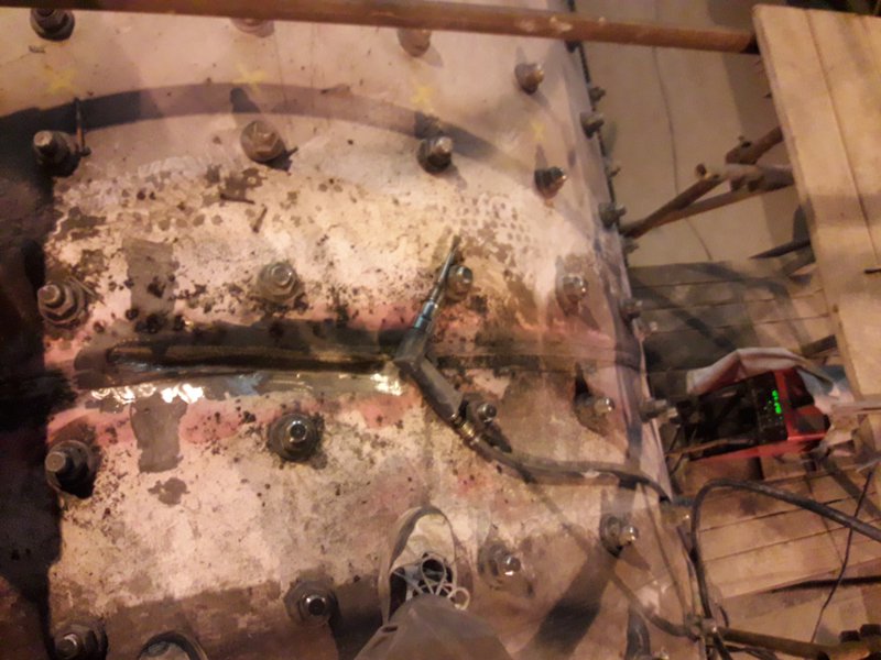 Vydrážkování praskliny na kulovém mlýně