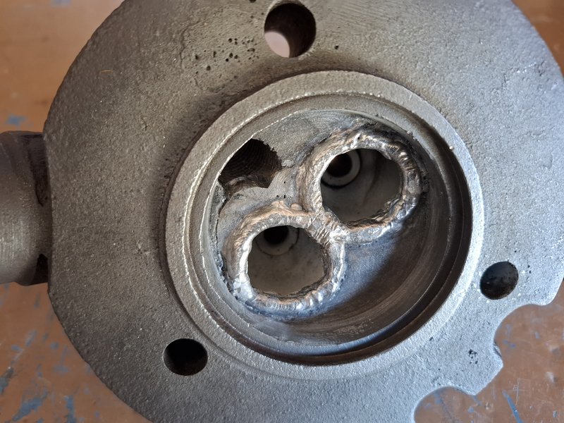 Vyvaření sedel ventilu litinové hlavy veterána